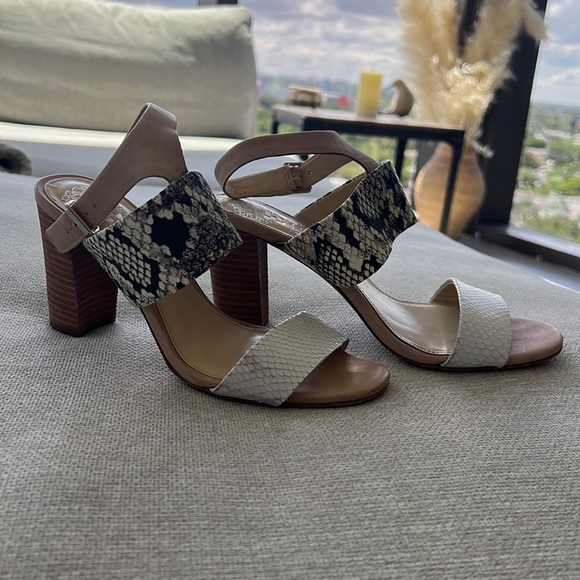 Vince Camuto strap sandals - Picture 3 of 4